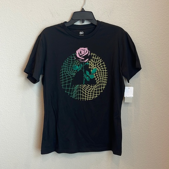 NWT BP Rose Graphic Short Sleeve T-Shirt Size X-Small - Picture 1 of 5